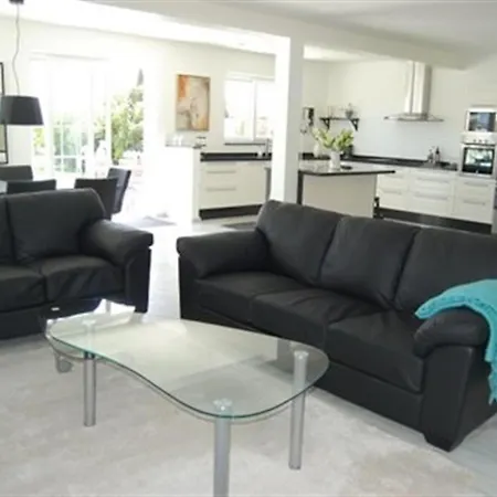 Fantastic Renovated Annex
