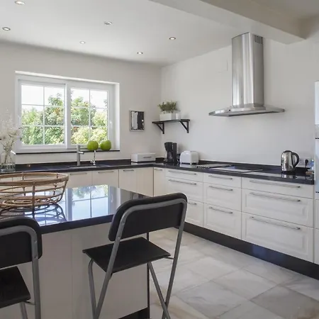 Fantastic Renovated Annex Villa *