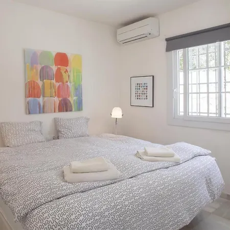 Fantastic Renovated Annex フエンヒロラ